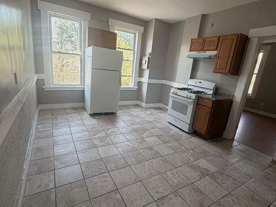 1st image of 70 Shelton Ave #2L
