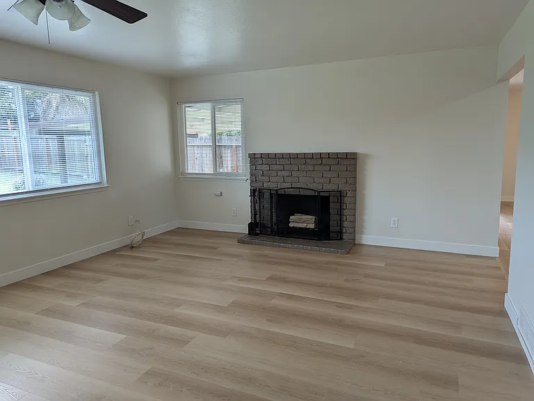 1891 Hermosa Way — Photo 4
