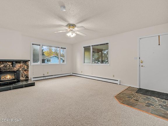 4th image of 5933 E 22nd Ave