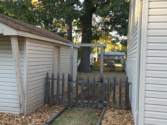 5th image of 34914 Stellwagen St