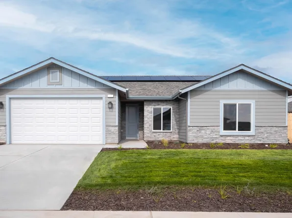 1042 N Acacia Street, Woodlake, CA 93286