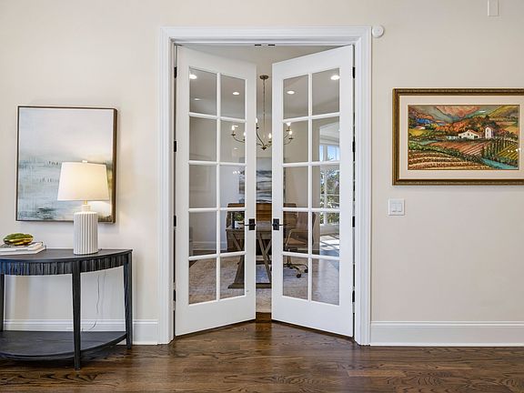 4th image of 408 Melba Cir