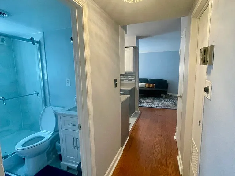 1031 Michigan Ave NE #101 — Photo 16