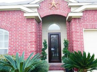 9919 Lynnwood Dr, Baytown, TX 77521