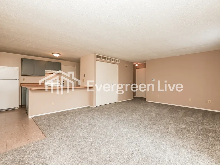 8119 Mount Hood — Photo 4