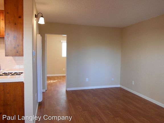 3rd image of 3959 Hamilton St APT 08