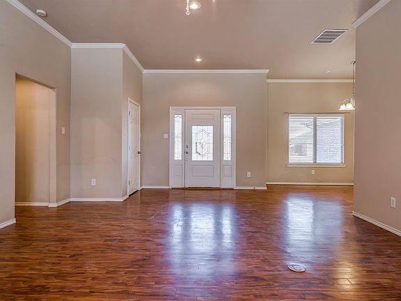 2nd image of 2611 Loyola St