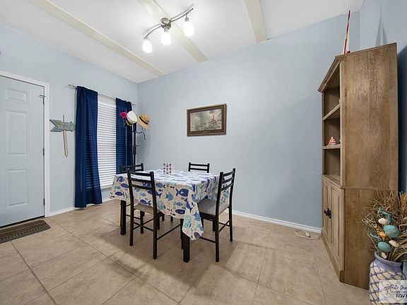 3rd image of 127 E Morningside Dr APT 102