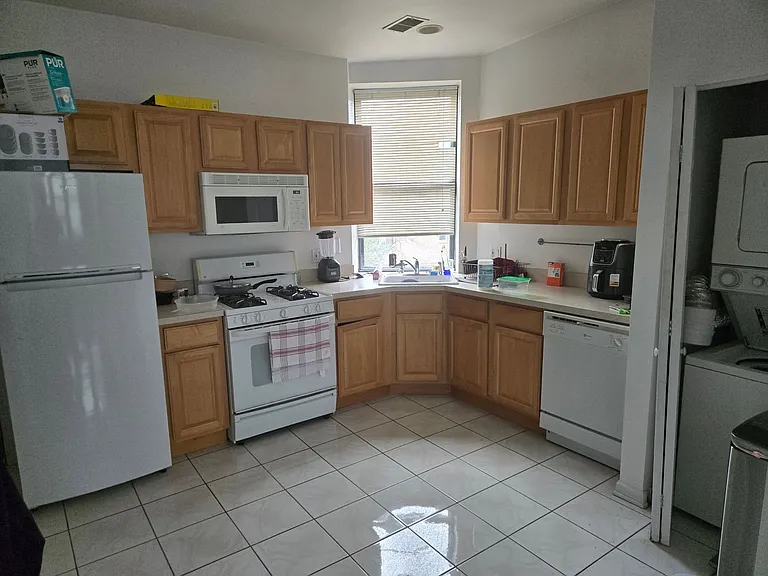 Skiritai 1037 Polk, LLC — Photo 1