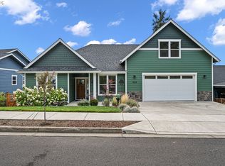 1519 Elm Ave, Cottage Grove, OR 97424