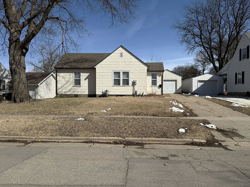 1st image of 520 N 10th St