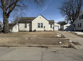 520 N 10th St, Estherville, IA 51334