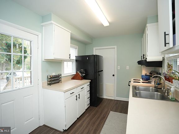 4th image of 45975 E Sunrise Dr