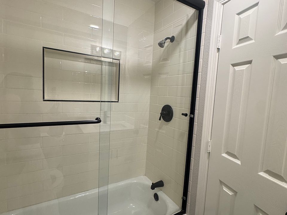 1st image of 847 Turquoise St #1
