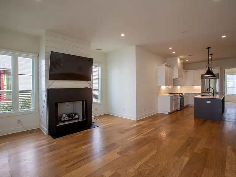 130 2nd St — Photo 6
