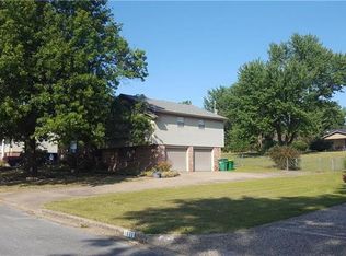 1613 Cartwright Cir, Springdale, AR 72762