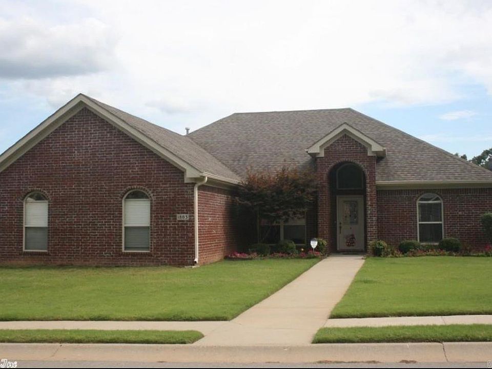1st image of 1803 White Oak Cir