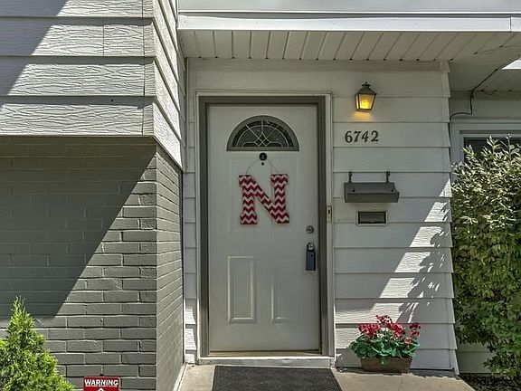 5th image of 6742 Aylesworth Ave