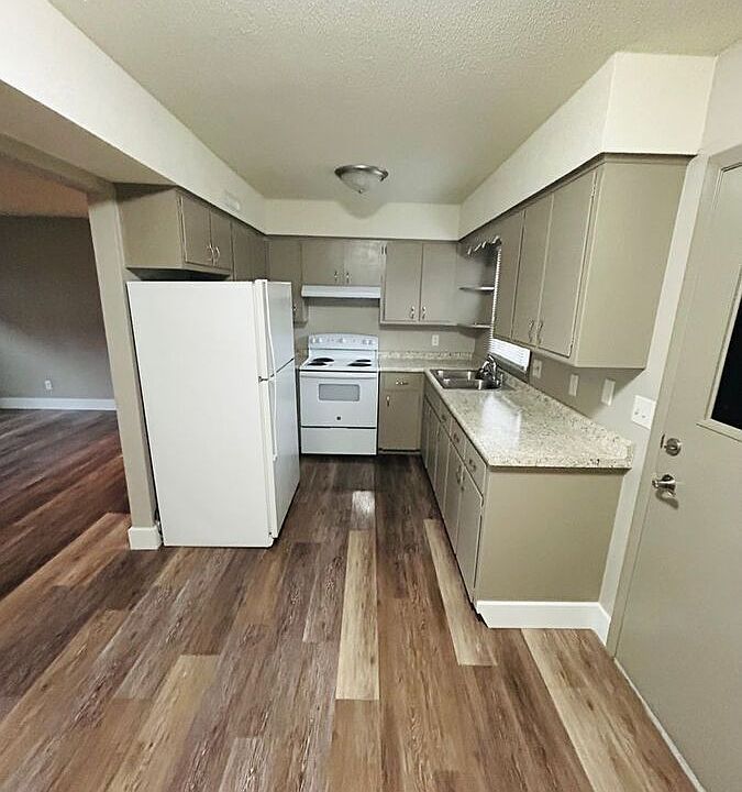 1st image of 303 E 16th St N #1