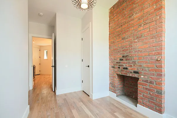 Rented by Evergreen Apartments BK | media 75