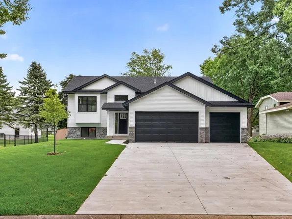 10717 Lincoln St NE, Blaine, MN 55434