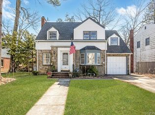 16 Margaret Blvd, Merrick, NY 11566