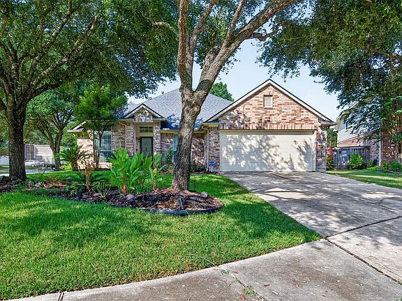 4th image of 17303 Scotts Bluff Ct