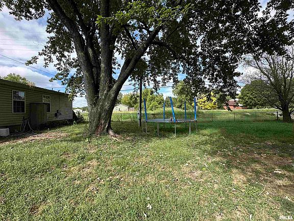 5th image of 820 N 20th St