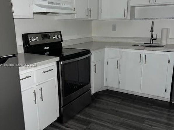 10000 NW 80th Ct APT 2201