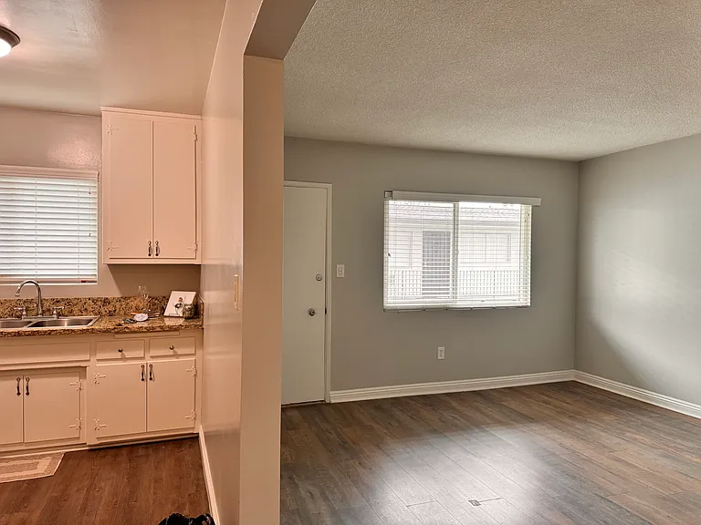 10134 Scott Ave #8 — Photo 8