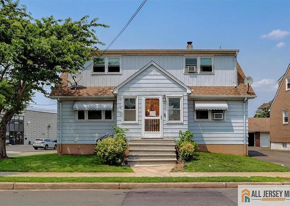 52 Saint Ann St #2-F