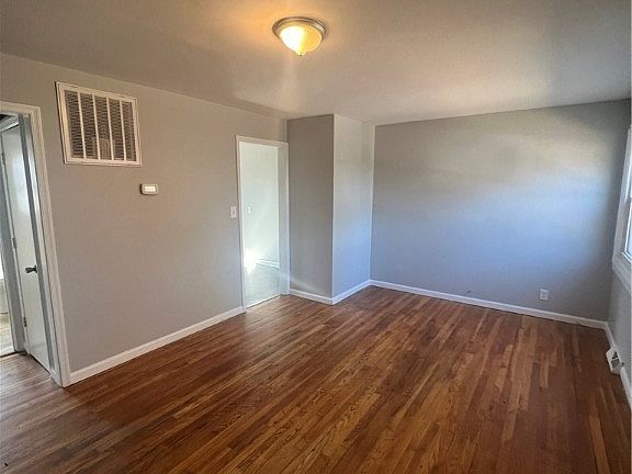 3rd image of 1408 Pine Ave