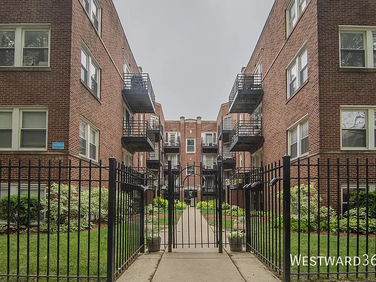 4334 N Sacramento Ave #3W — Photo 1