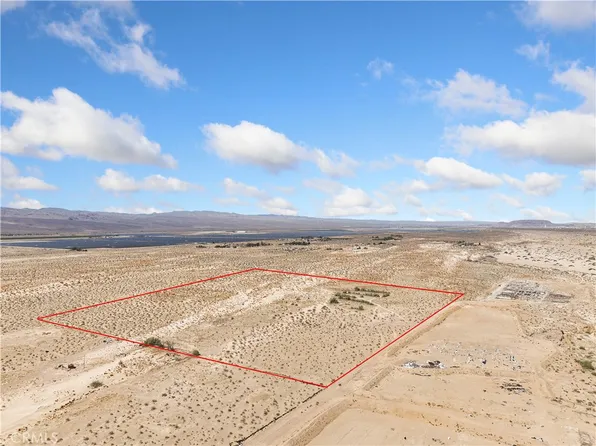 1 Bedford Dr, Newberry Springs, CA 92365
