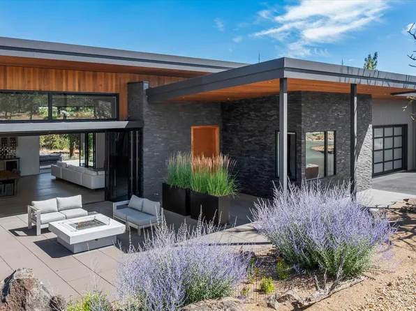 1489 NW Puccoon Ct, Bend, OR 97703