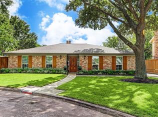 10807 Overbrook Ln, Houston, TX 77042