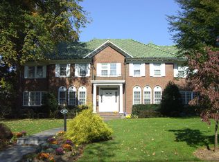 27 Siebrecht Pl, New Rochelle, NY 10804