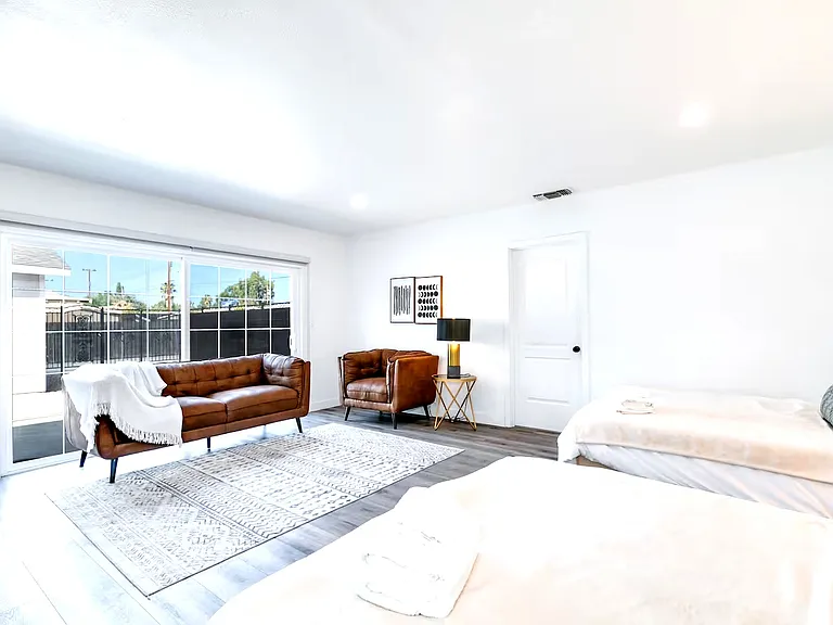 559 E Juanita Ave #A — Photo 20
