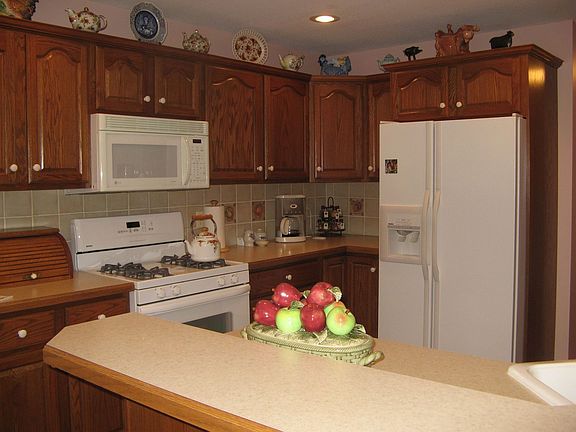 Fully Applianced Kitchen