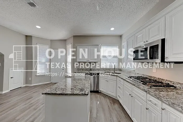 5305 Rio Bravo Dr — Photo 7