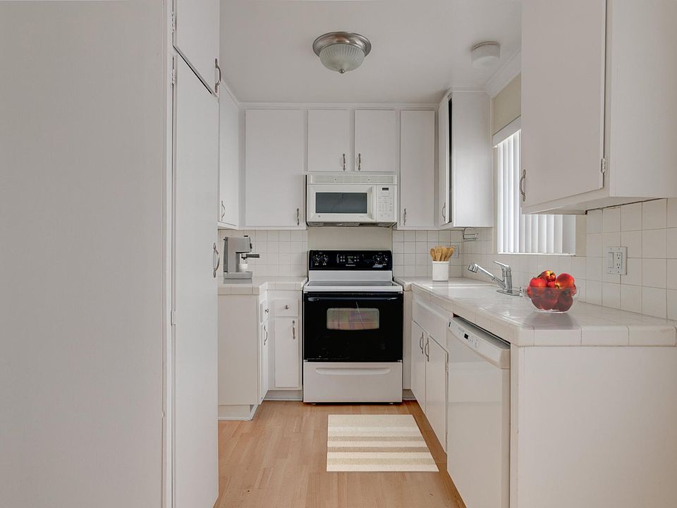 1st image of 846 4th St APT 208