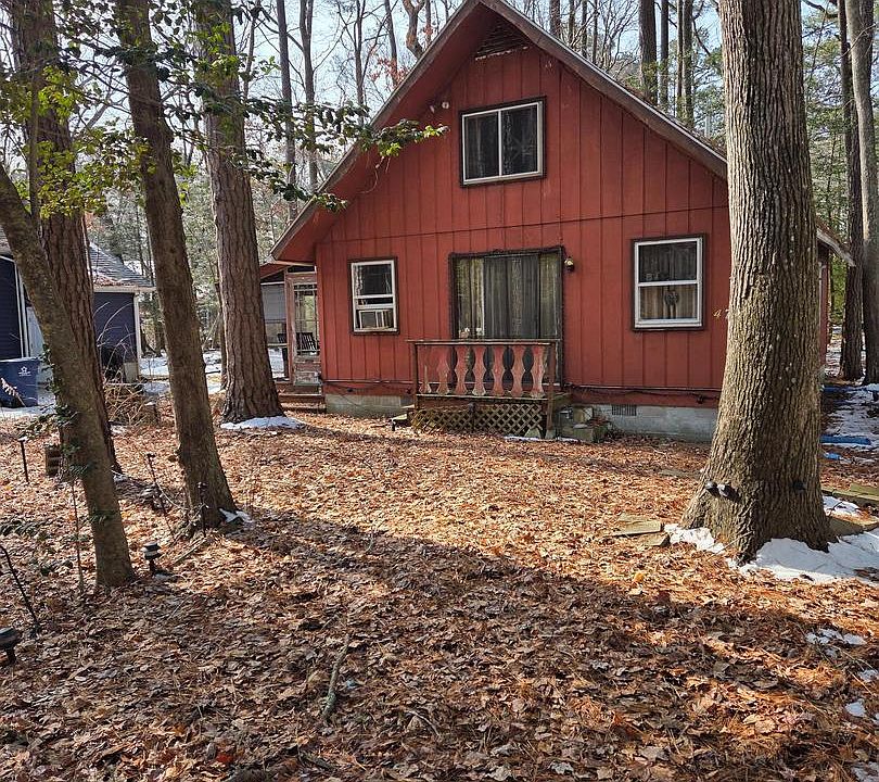 2nd image of 47 Burr Hill Dr