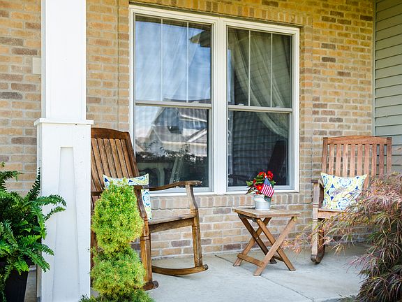 3rd image of 1274 Cambridge Cir
