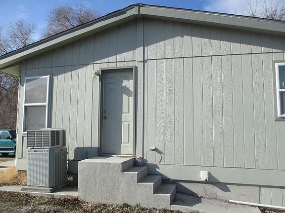 3rd image of 909 Babs Ave