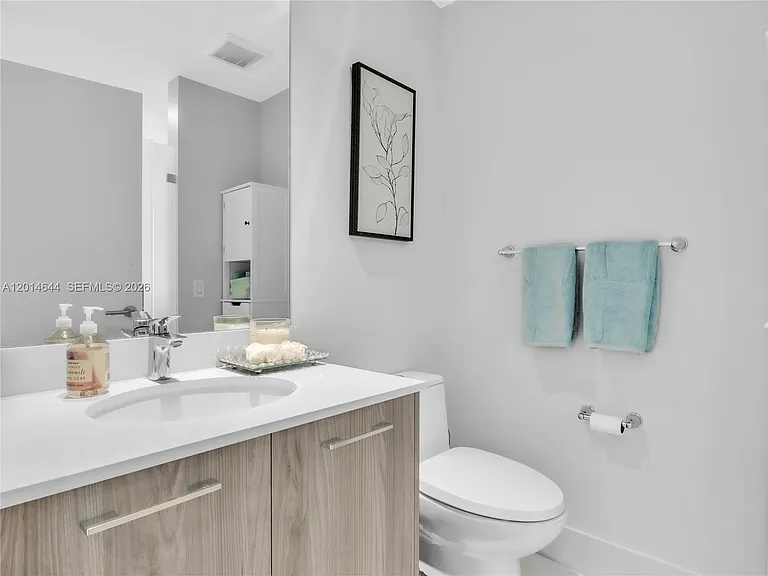 501 NE 31st St #1105 — Photo 10
