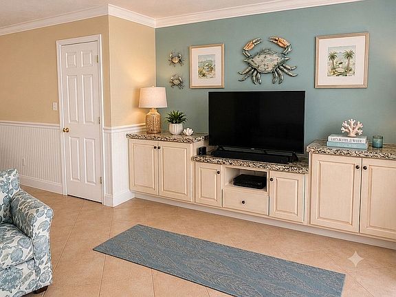 3rd image of 65 Beach Ln