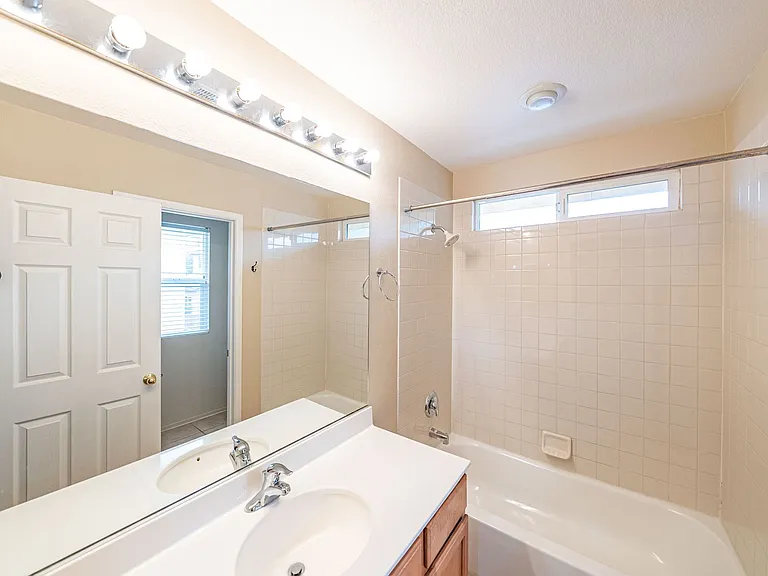 10243 Midnight Glow Ct — Photo 15