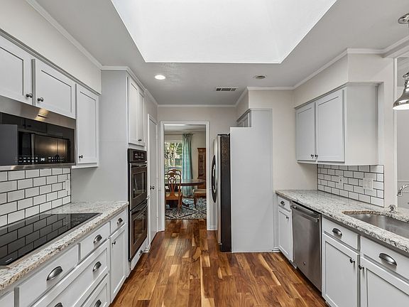 4th image of 6611 Elvedon Dr