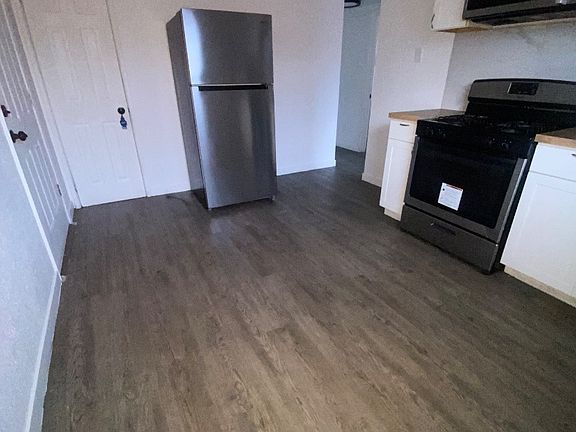 3rd image of 815 Courtois St #C
