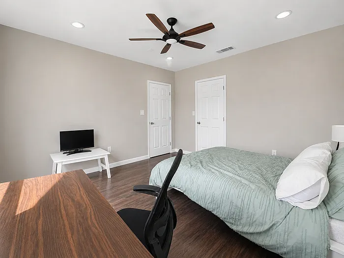 1 bed, 1.0 bath, $1,000 — Photo 4